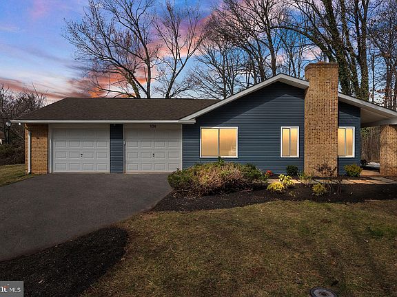 2nd image of 104 E Meadowland Ln
