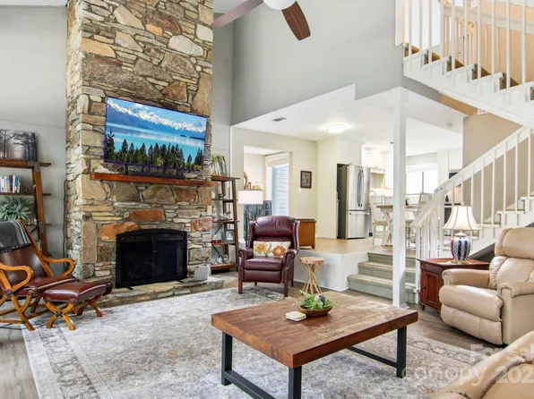 441 Mountains Blvd #D103, Lake Lure, NC 28746