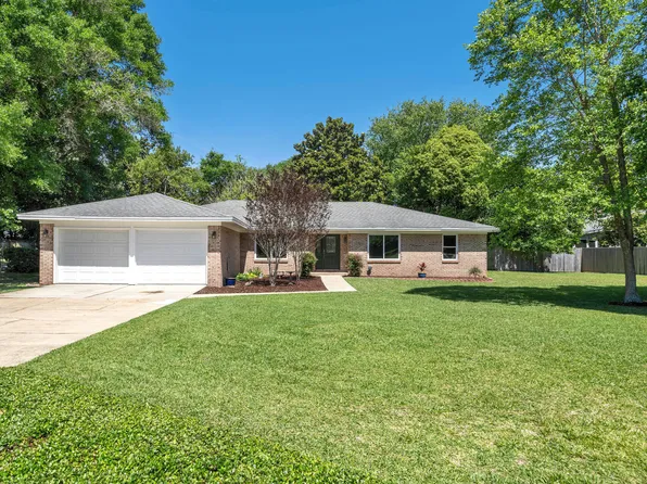 80 Lake Lorraine Cir, Shalimar, FL 32579