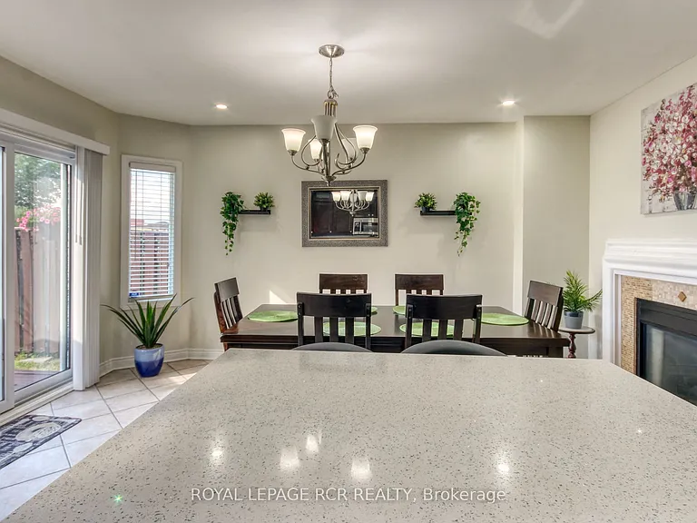 74 Fountainbridge Dr — Photo 10