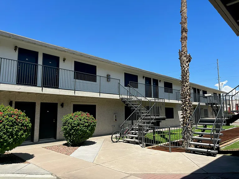 Deer Valley Village Apartments — Photo 1