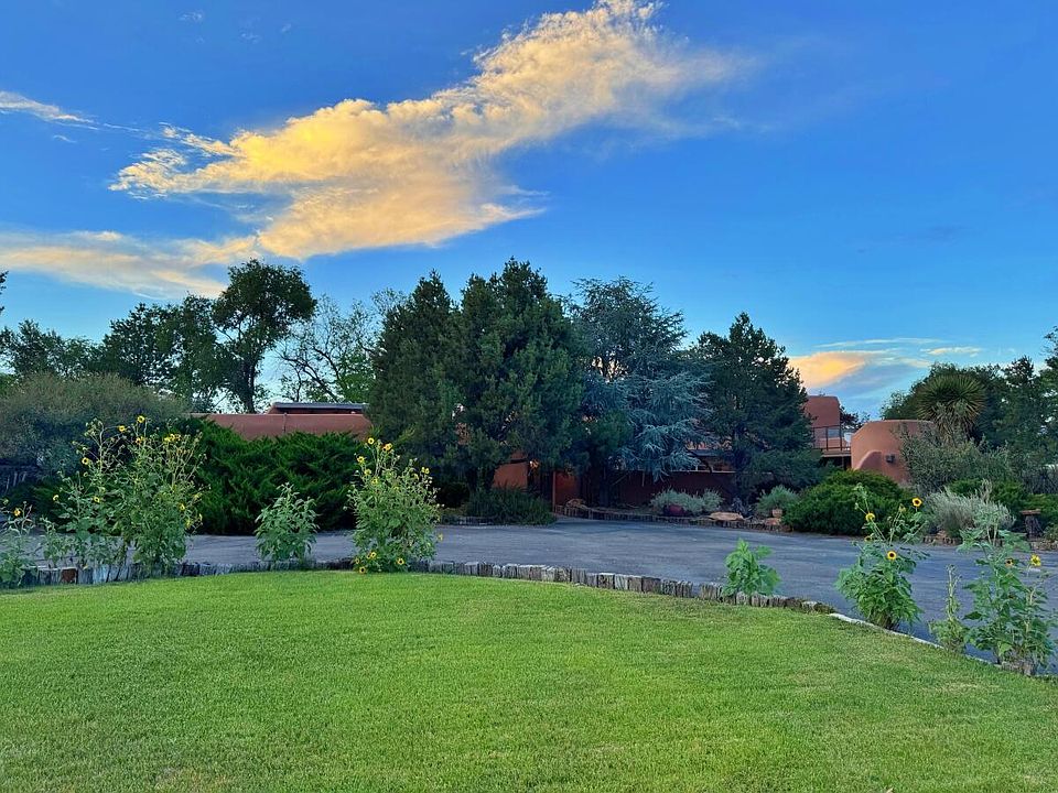 1st image of 931 Camino Ranchitos NW
