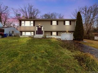 50 Glendale Rd, Oakdale, CT 06370