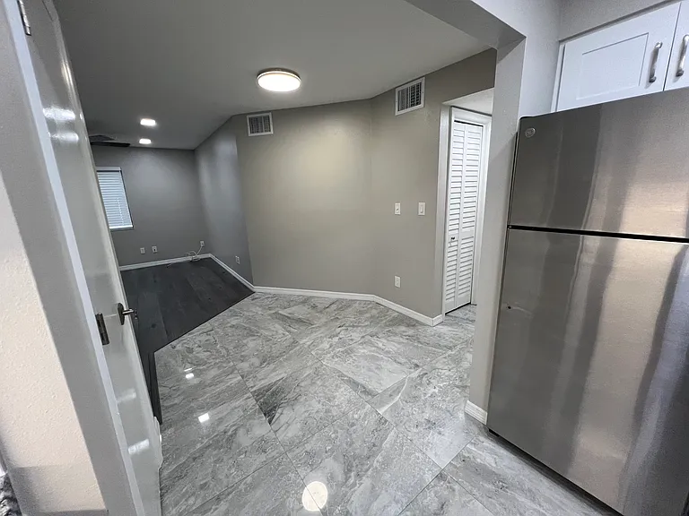 745 James St #102 — Photo 8