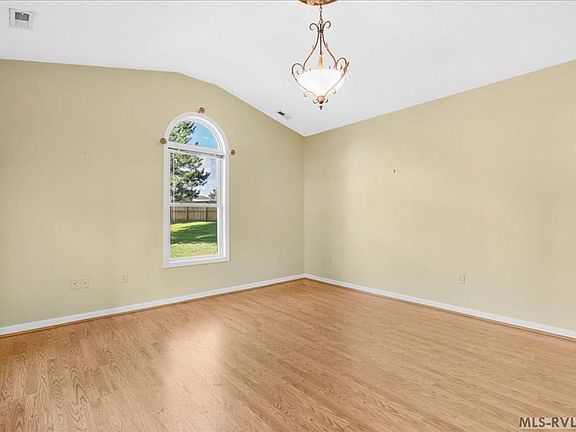 5th image of 246 Beaver Creek Dr
