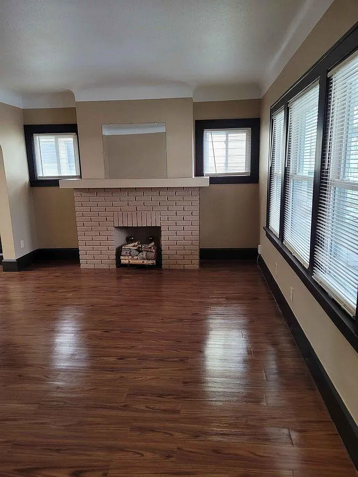 2 bed, 1300 sqft, $1,500 — Photo 2