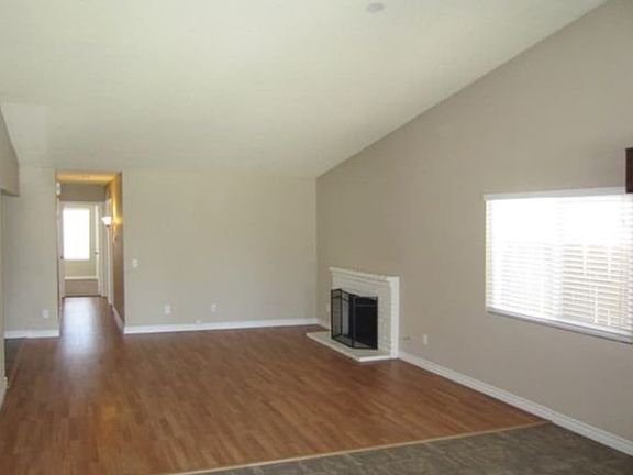 2nd image of 11322 Fernwood Ave