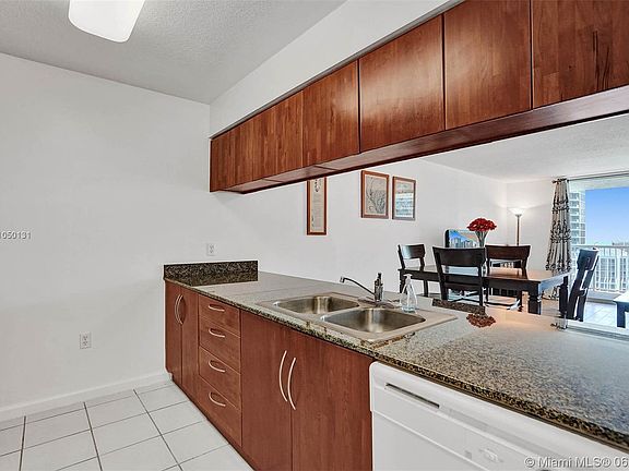 5th image of 1200 Brickell Bay Dr APT 3519