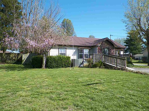 3rd image of 1478 Main St E