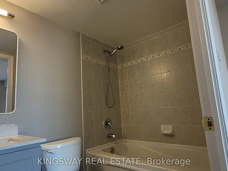 7 Lorraine Dr #812 — Photo 15