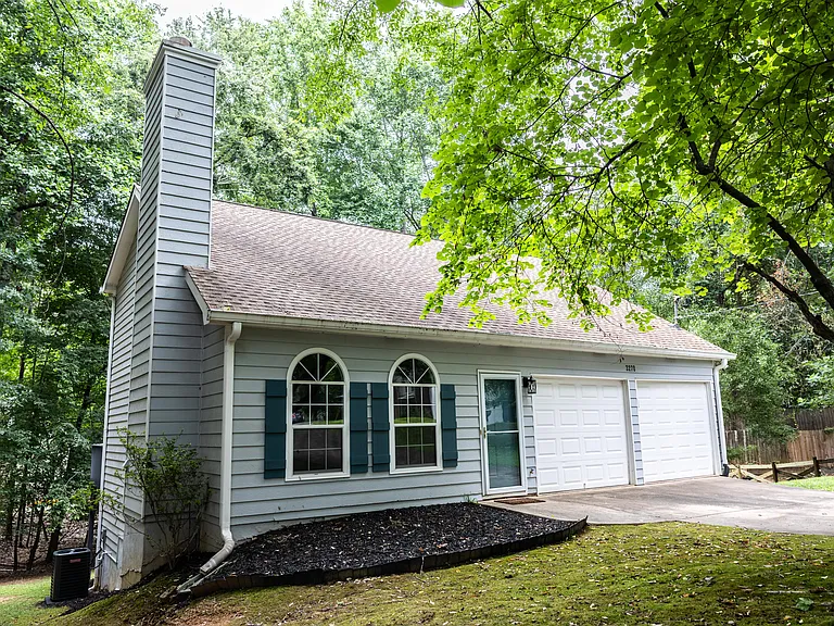 3270 Marine Rd — Photo 2