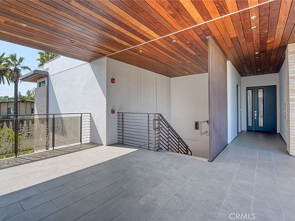 5th image of 125 Hurlbut St Unit 203