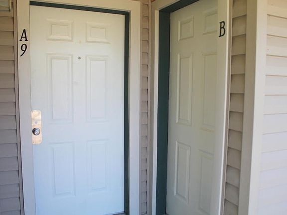 3rd image of 150 W Rockford Dr