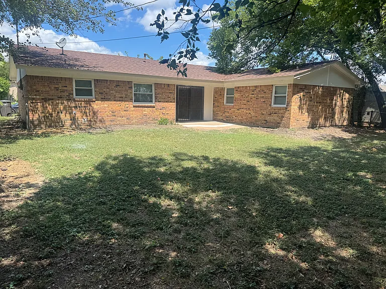 5637 Comer Dr — Photo 44