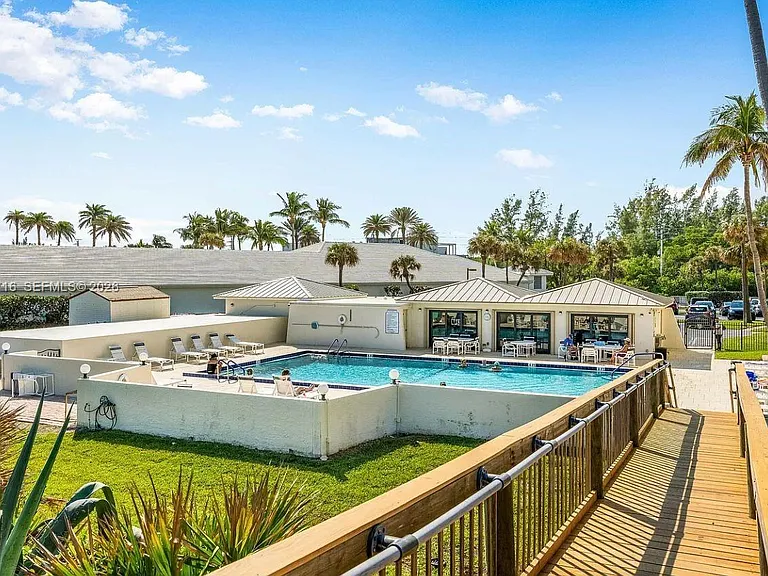 10044 S Ocean Dr #105 — Photo 18