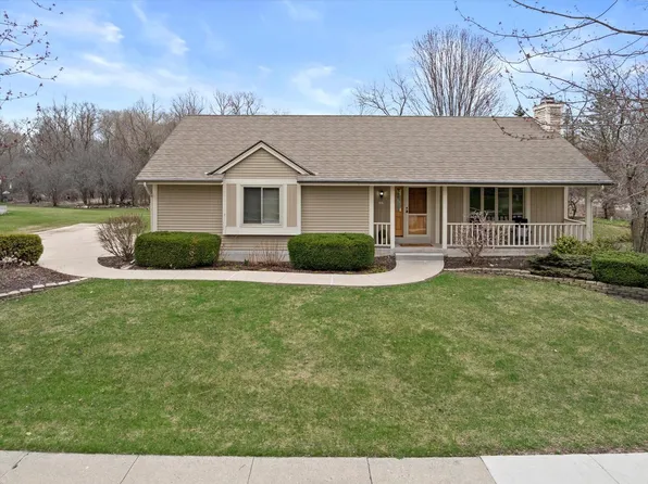 1019 South Comanche LANE, Waukesha, WI 53188