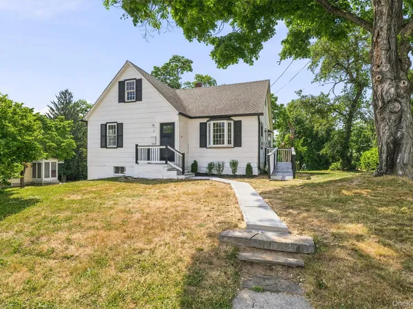 3 Pond Road, Walden, NY 12586
