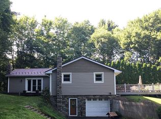 677 Valley Rd, Hegins, PA 17938