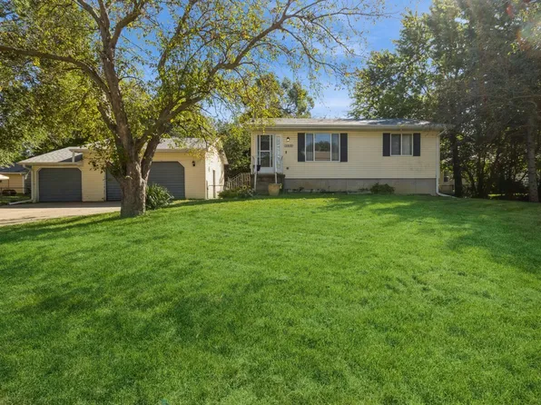 2515 E 37th Ct, Des Moines, IA 50317