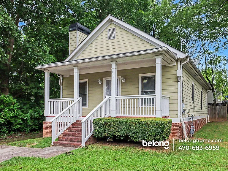 711 Meldrum St NW — Photo 3