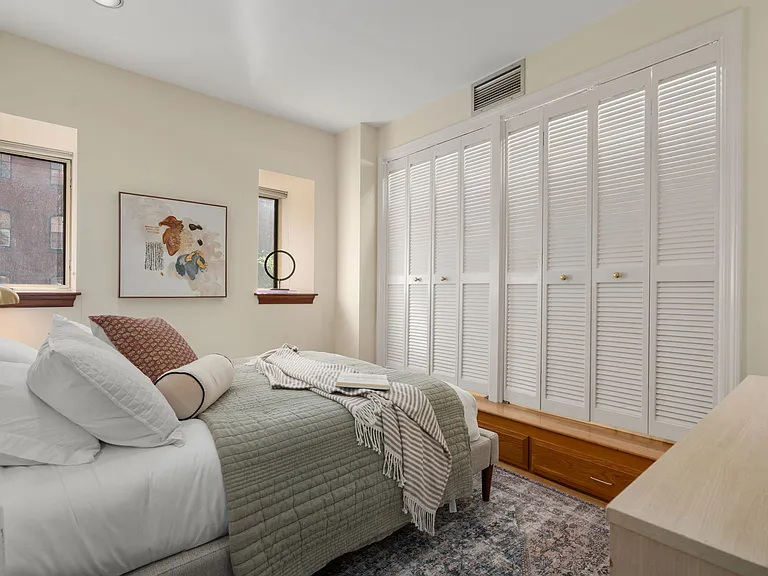 2 Clarendon St #302 — Photo 21