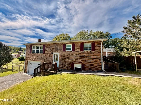 465 Choctaw Dr, Chuckey, TN 37641