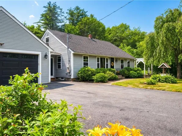 1070 Tarkiln Rd, Burrillville, RI 02830