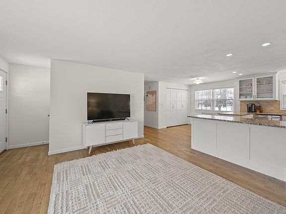 4th image of 6866 Harlem Rd