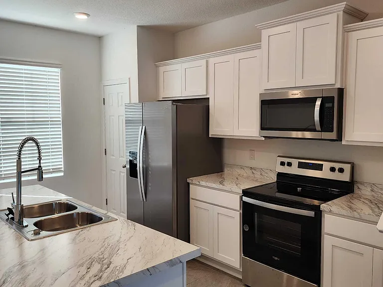 8409 Zenith Cir — Photo 4