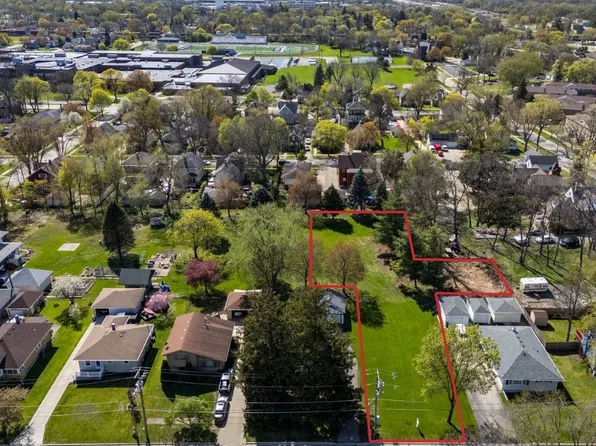 214 Parker Ave, West Chicago, IL 60185