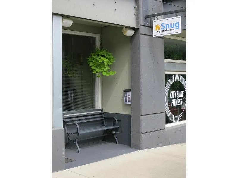 Front door off of 15th Street. - 2525 15th St