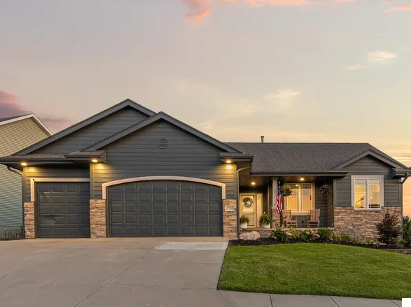 17209 Jessica Ln, Gretna, NE 68028