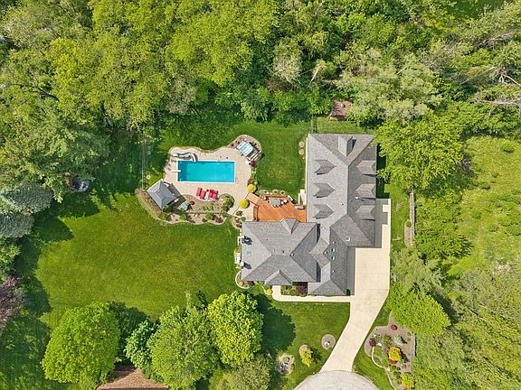 3rd image of 5229 Briarcrest Ln