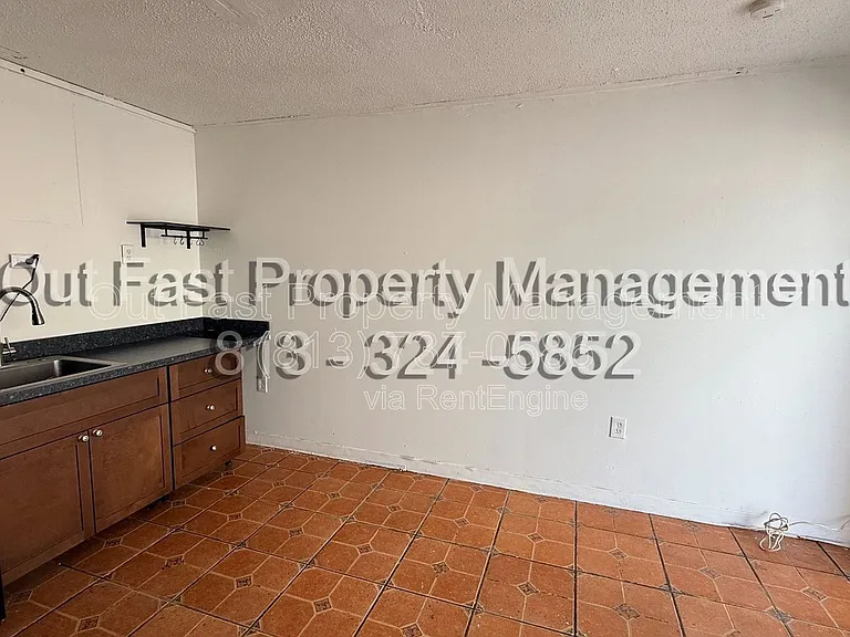 9718 N Nebraska Ave #3 — Photo 2