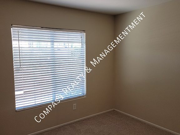 4th image of 5785 Park City Ave