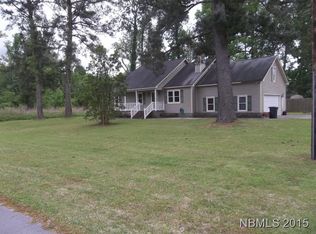 912 Stately Pines Rd, New Bern, NC 28560