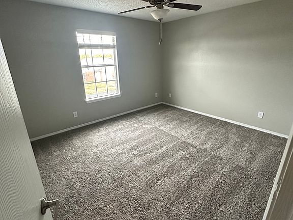 5th image of 1266 N Chickadee Ave
