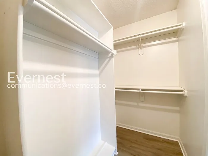 1104 E Pineview St — Photo 20