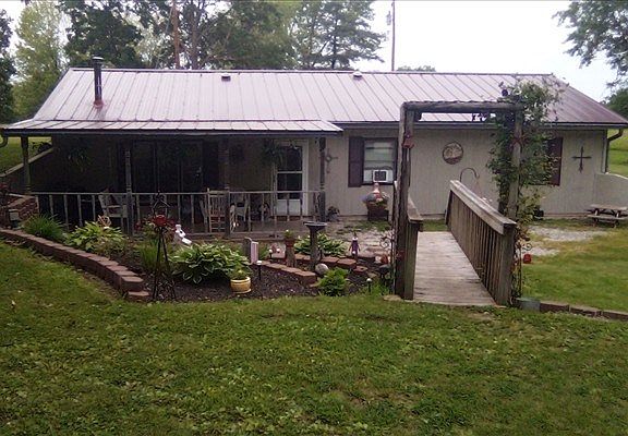 2nd image of 10 W Harper Rd