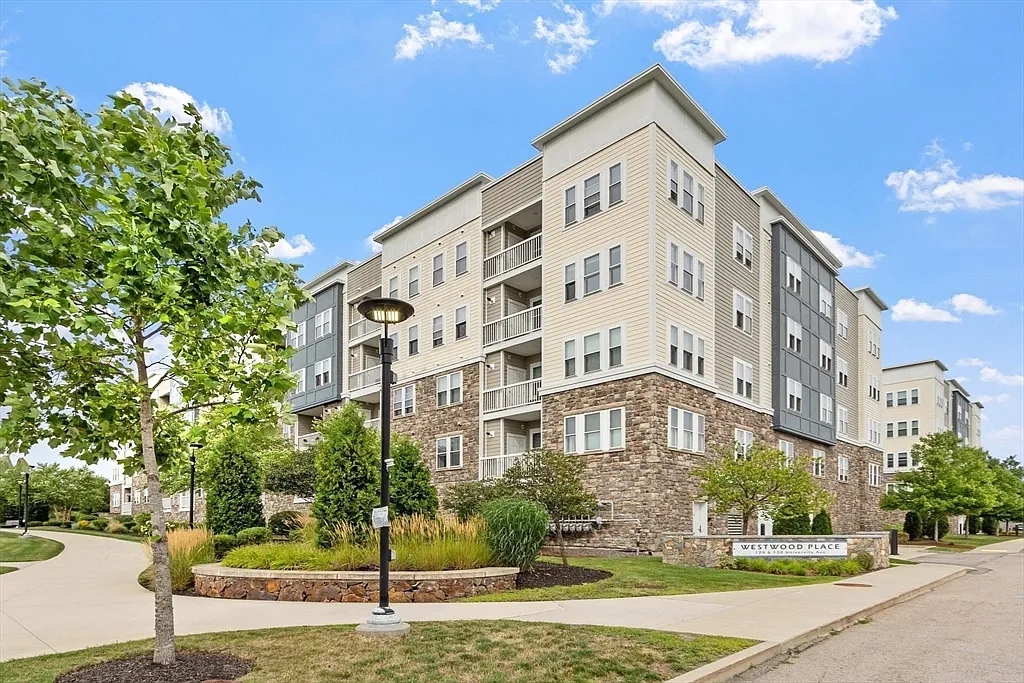 2 bed, 2.0 bath, 1480 sqft, $3,900 — Photo 4