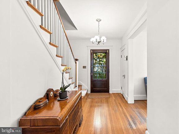 3rd image of 322 Saint Dunstans Rd