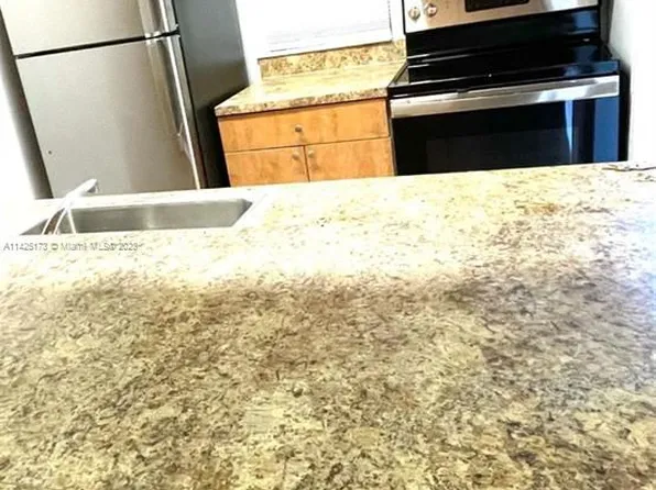 8610 N Sherman Cir APT 103, Hollywood, FL 33025