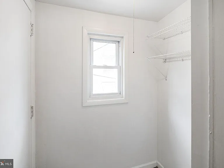 5361 Morse St — Photo 15