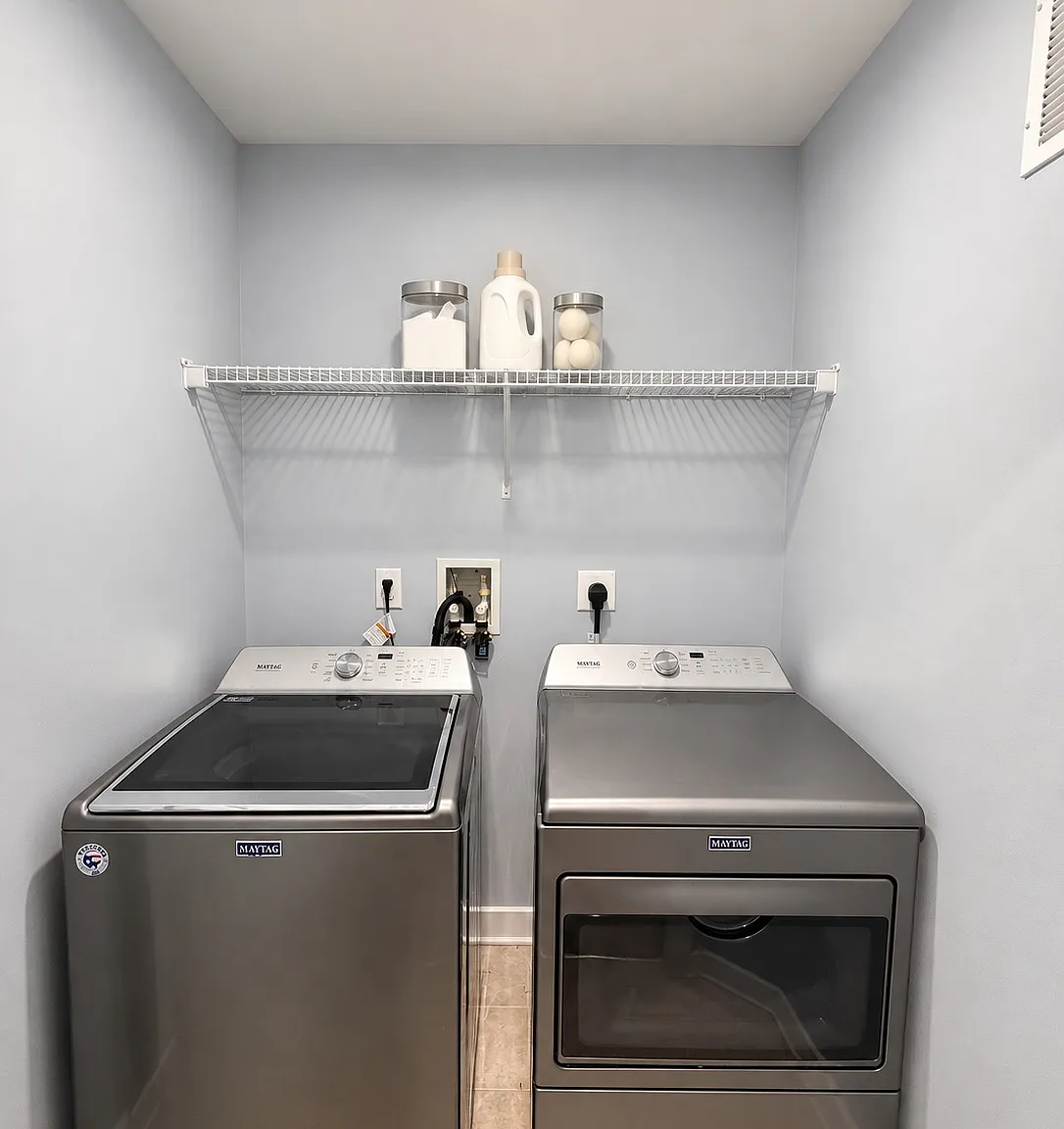 3 bed, 2.5 bath, 2016 sqft, $3,500 — Photo 2