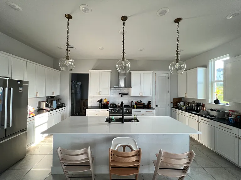 472 Cortaro Dr — Photo 10