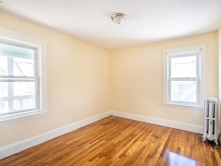 39 Perry St #3 — Photo 11