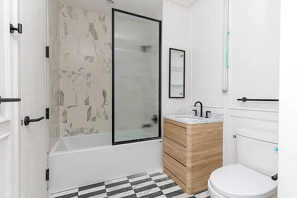 Rented by Nooklyn NYC LLC | media 84