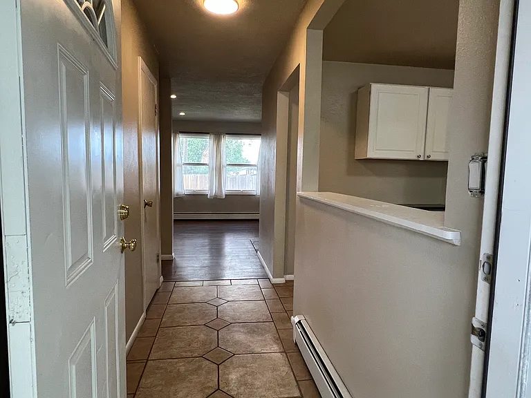 916 Timber Ln — Photo 2