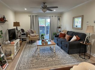 79 Balance Rock Rd APT 10, Seymour, CT 06483