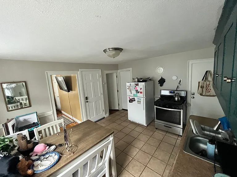 47 Sheldon St #F — Photo 8